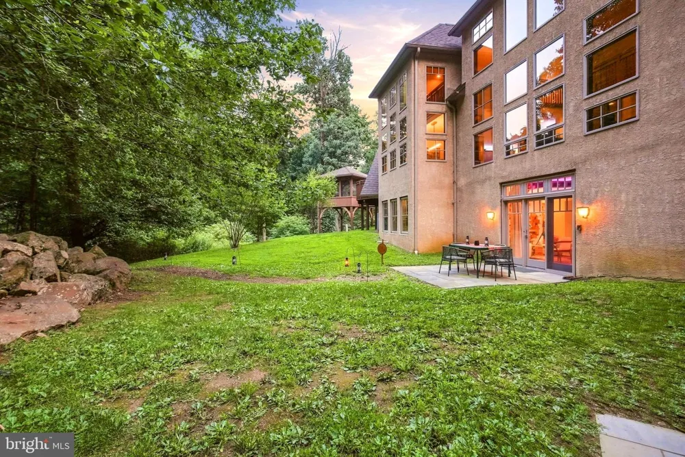 1741 HILLTOP ROAD Spring City, PA 19475