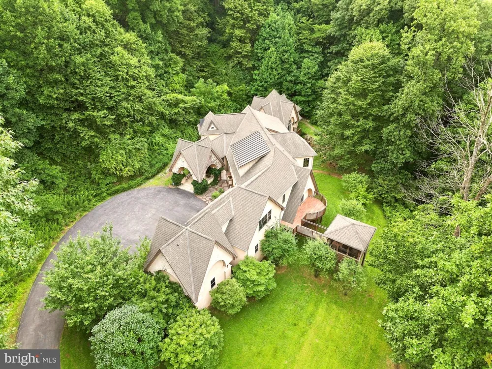 1741 HILLTOP ROAD Spring City, PA 19475
