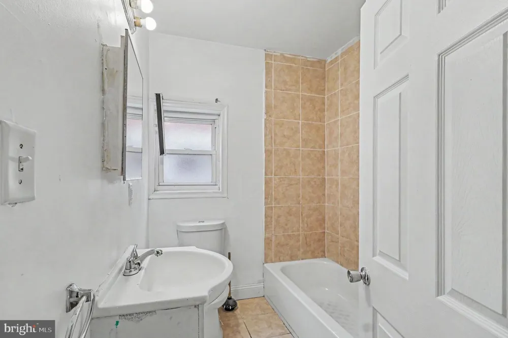 4813 WARNOCK STREET Philadelphia, PA 19141