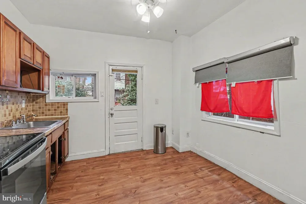 4813 WARNOCK STREET Philadelphia, PA 19141