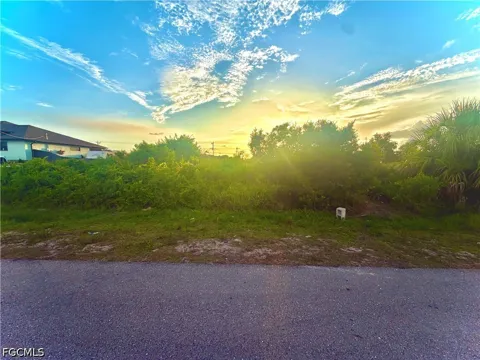 Lee Avenue