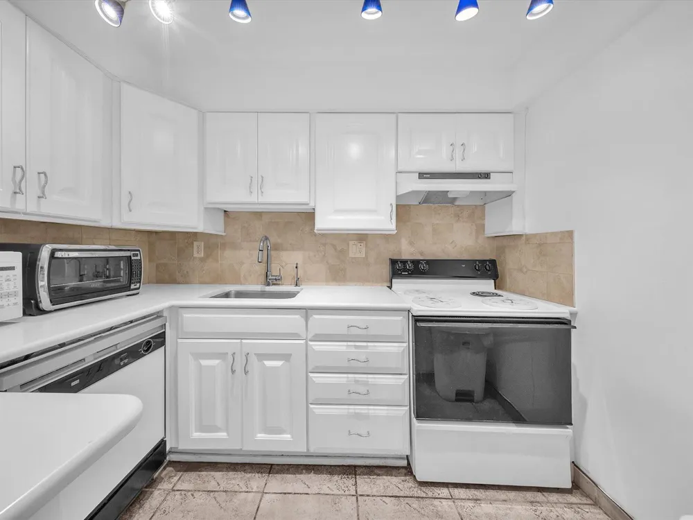 251 174th Street #2310 Sunny Isles Beach, FL 33160
