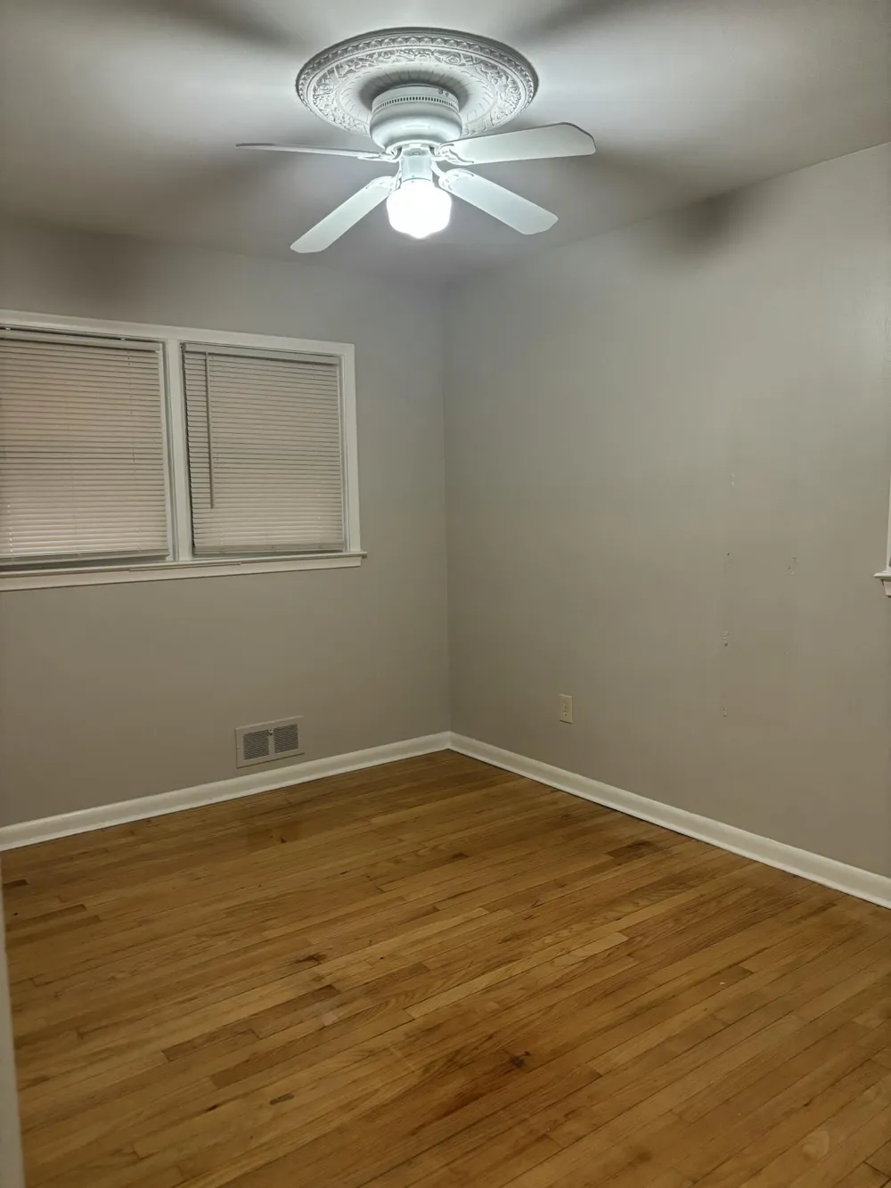 12116 Columbia Avenue Redford, MI 48239