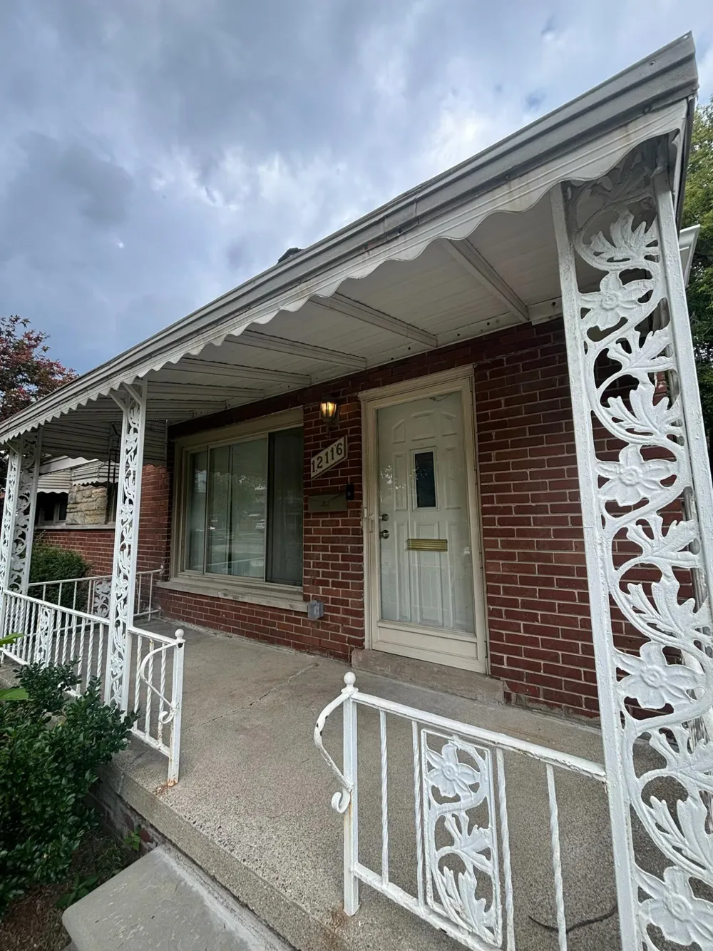 12116 Columbia Avenue Redford, MI 48239