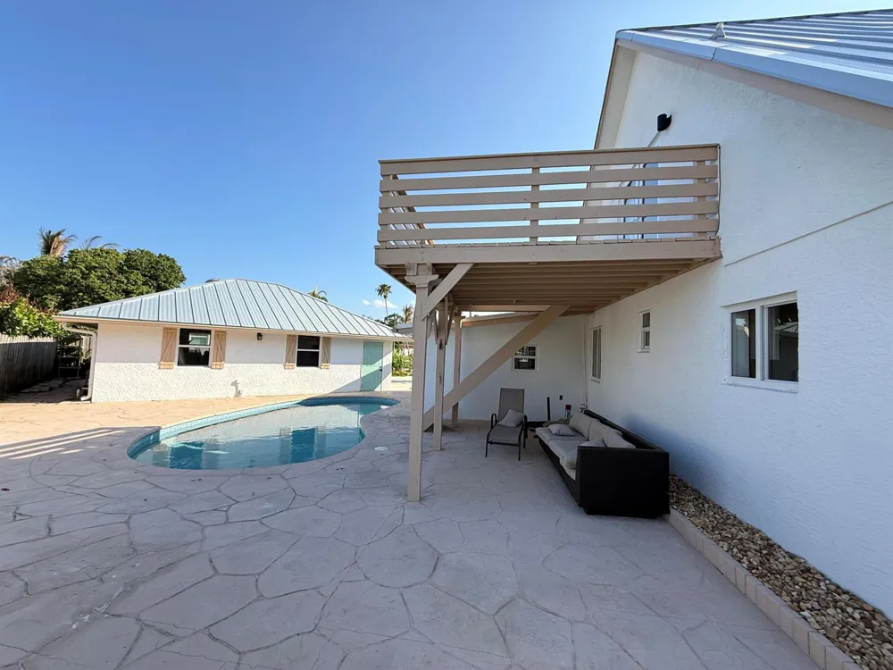 5814 SE ORANGE BLOSSOM TRAIL S #B Hobe Sound, FL 33455