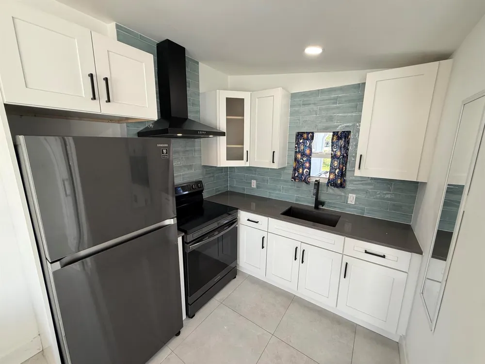 5814 SE ORANGE BLOSSOM TRAIL S #B Hobe Sound, FL 33455