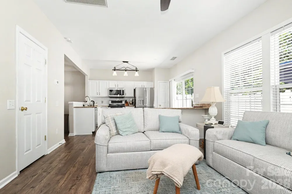 6614 Beverly Springs Drive Charlotte, NC 28270