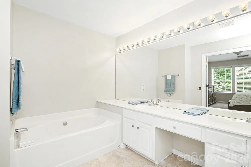 6614 Beverly Springs Drive Charlotte, NC 28270