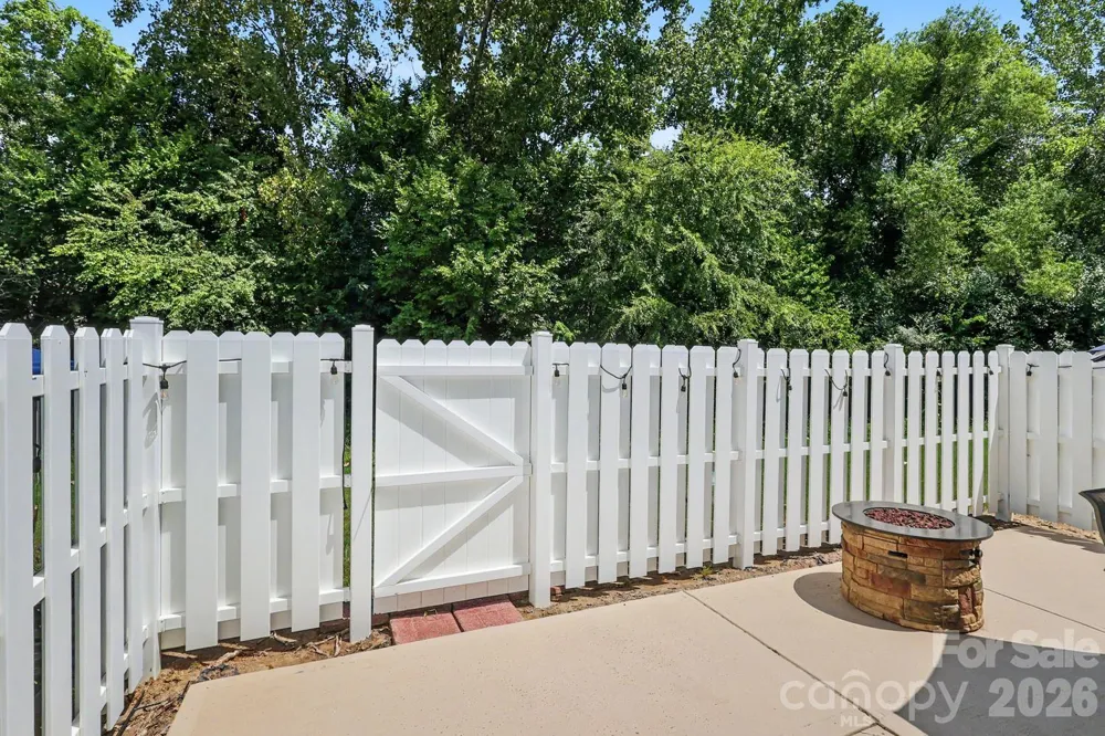 6614 Beverly Springs Drive Charlotte, NC 28270