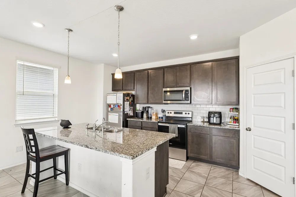 4318 Admirals Bend San Antonio, TX 78109