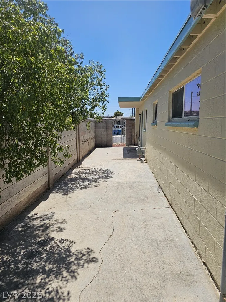1074 King Richard Avenue Las Vegas, NV 89119