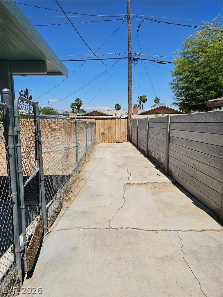 1074 King Richard Avenue Las Vegas, NV 89119