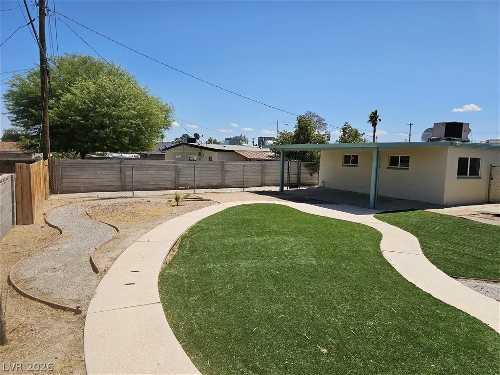 1074 King Richard Avenue Las Vegas, NV 89119