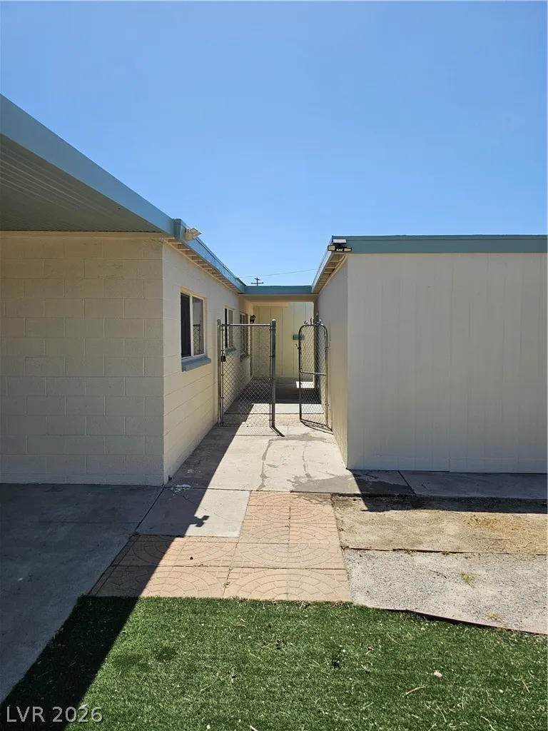 1074 King Richard Avenue Las Vegas, NV 89119