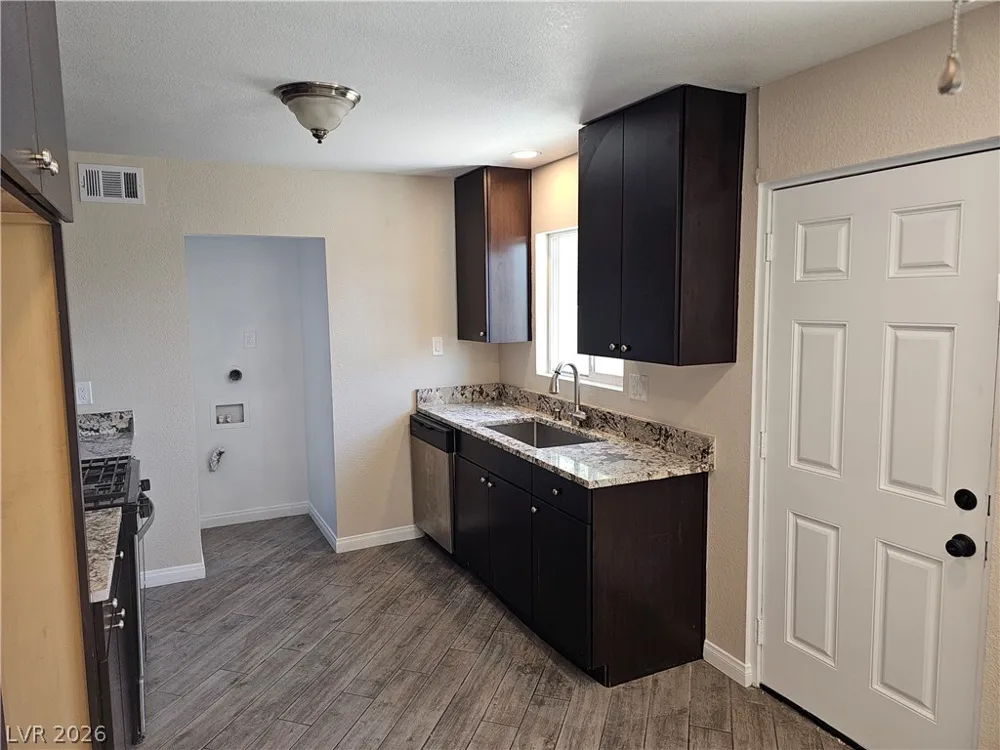1074 King Richard Avenue Las Vegas, NV 89119