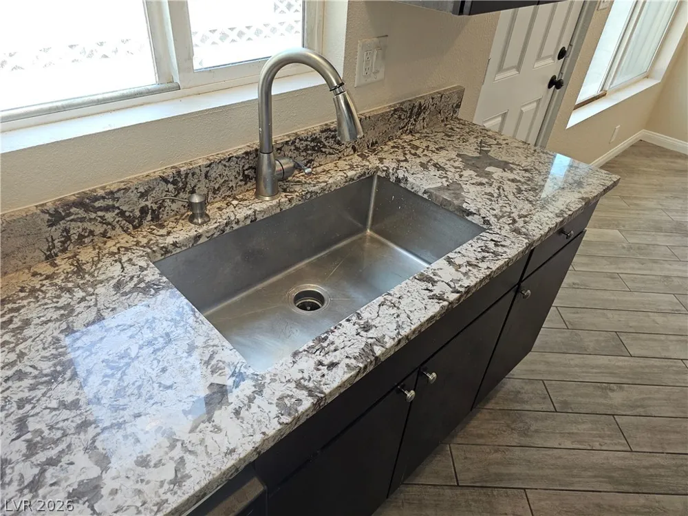 1074 King Richard Avenue Las Vegas, NV 89119