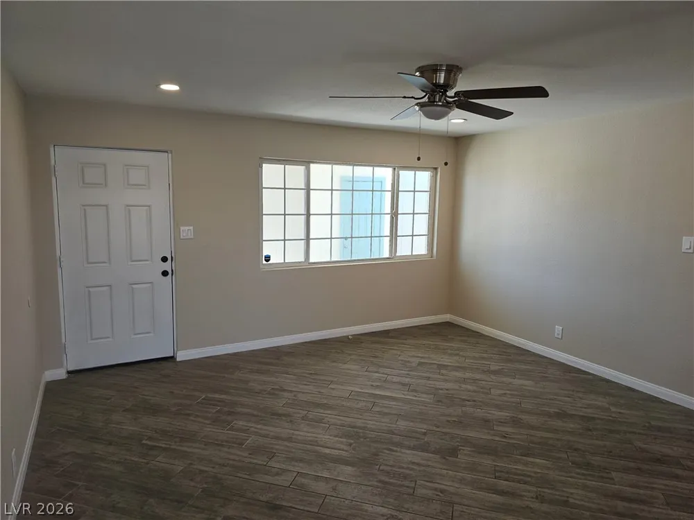 1074 King Richard Avenue Las Vegas, NV 89119