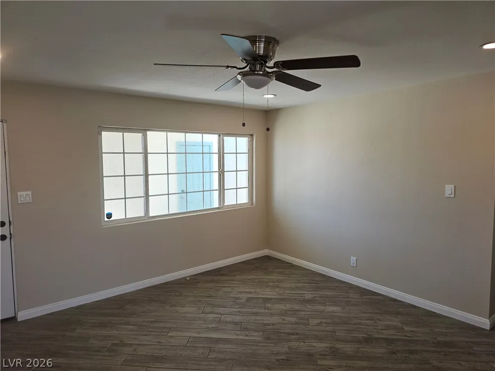 1074 King Richard Avenue Las Vegas, NV 89119