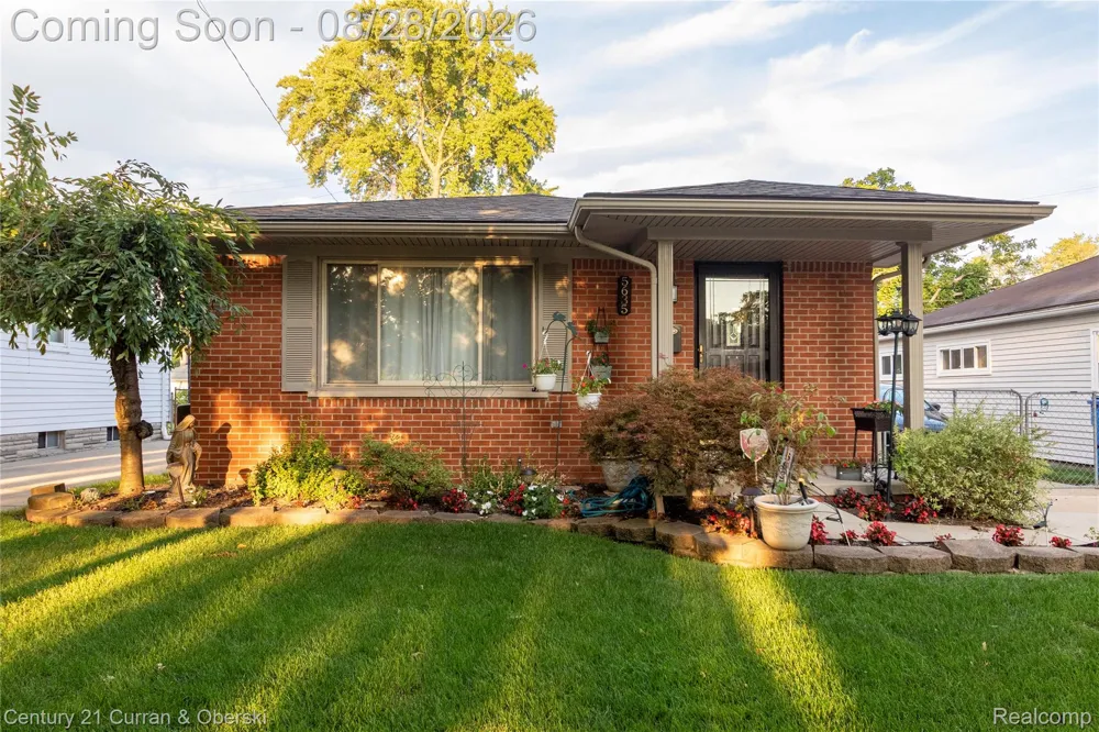 5635 Clippert Street Dearborn Heights City, MI 48125