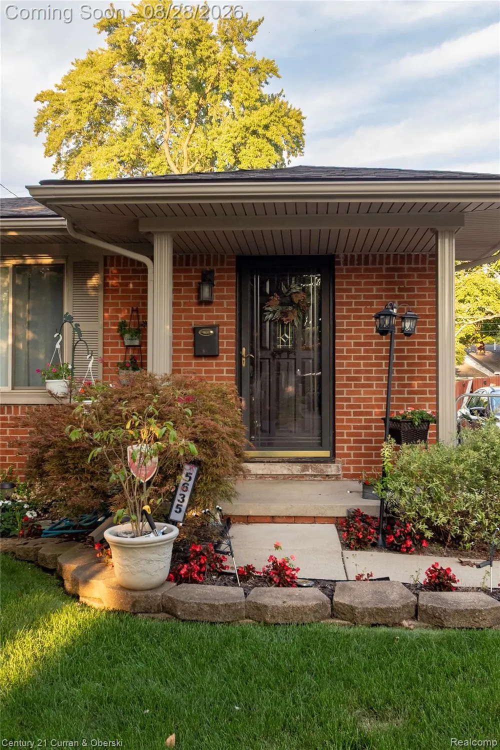 5635 Clippert Street Dearborn Heights City, MI 48125