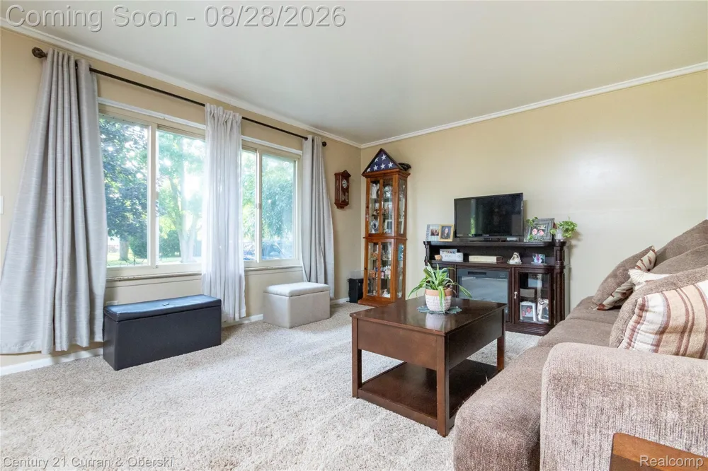 5635 Clippert Street Dearborn Heights City, MI 48125