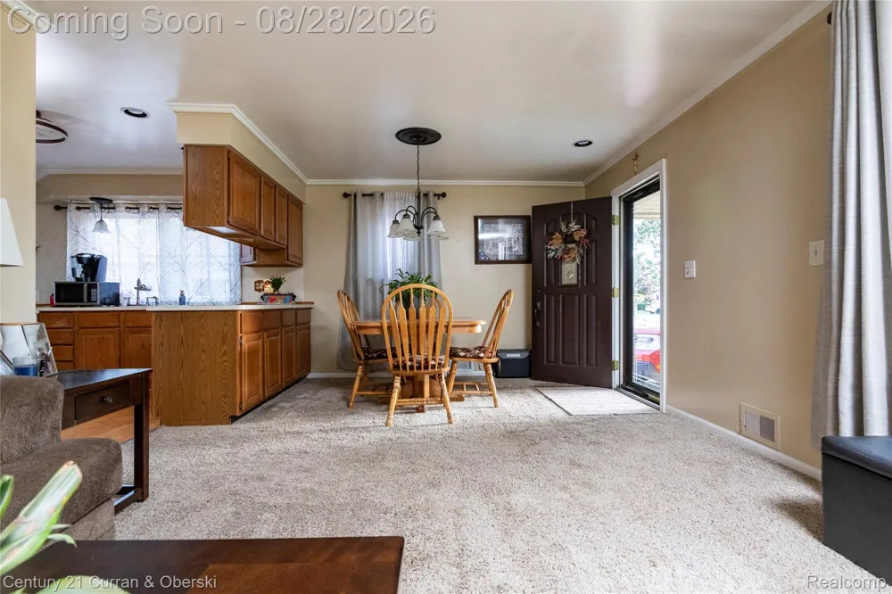 5635 Clippert Street Dearborn Heights City, MI 48125