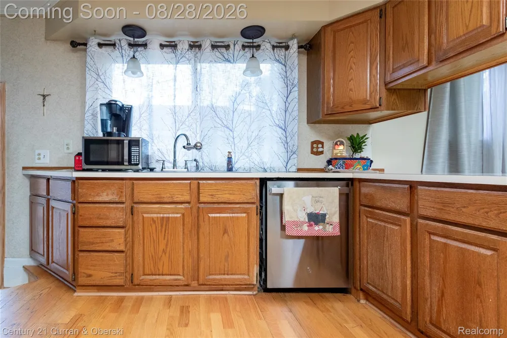 5635 Clippert Street Dearborn Heights City, MI 48125