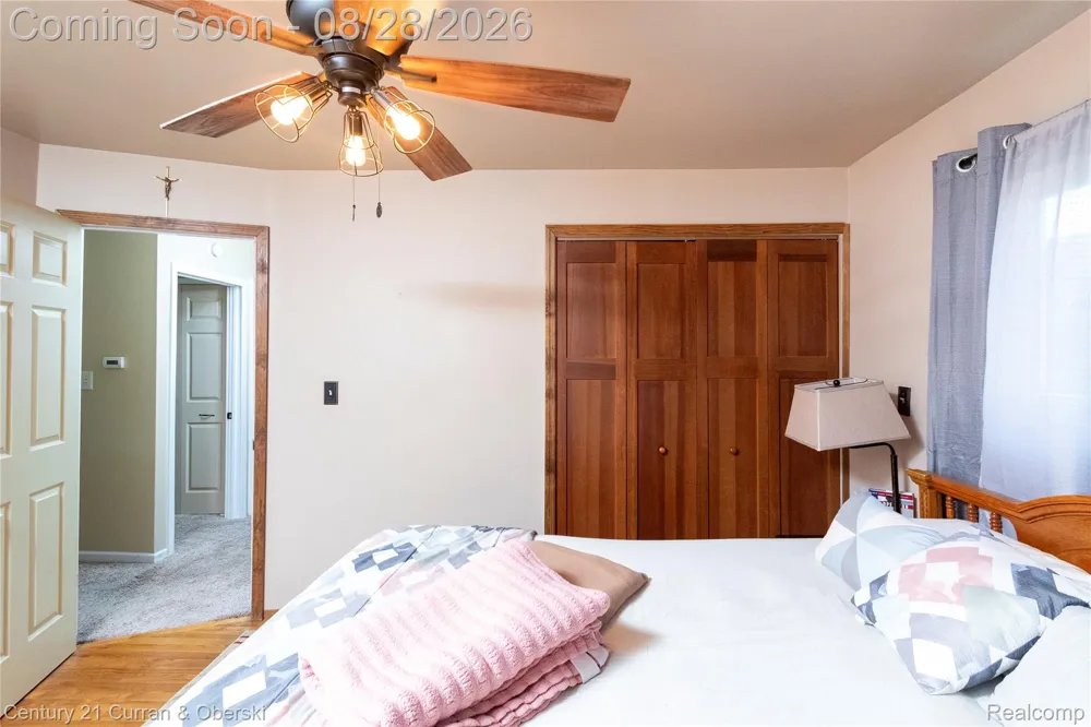 5635 Clippert Street Dearborn Heights City, MI 48125