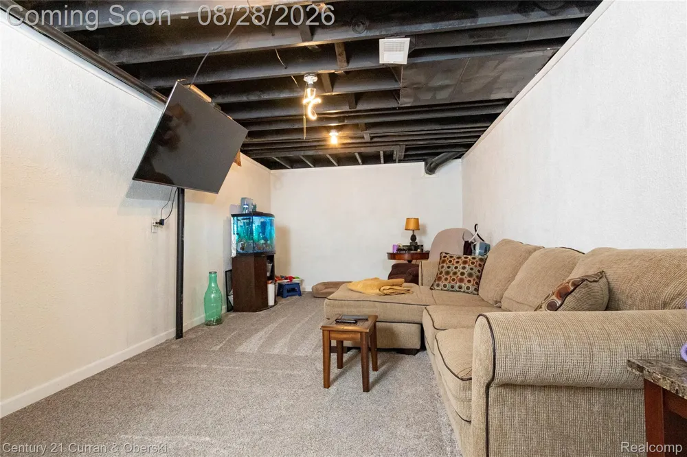 5635 Clippert Street Dearborn Heights City, MI 48125