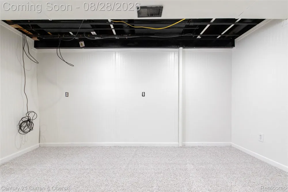 5635 Clippert Street Dearborn Heights City, MI 48125