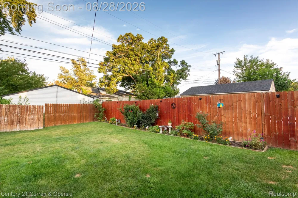 5635 Clippert Street Dearborn Heights City, MI 48125