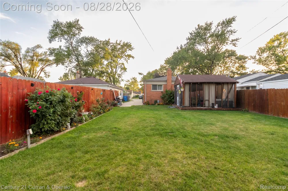 5635 Clippert Street Dearborn Heights City, MI 48125