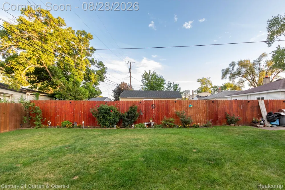 5635 Clippert Street Dearborn Heights City, MI 48125