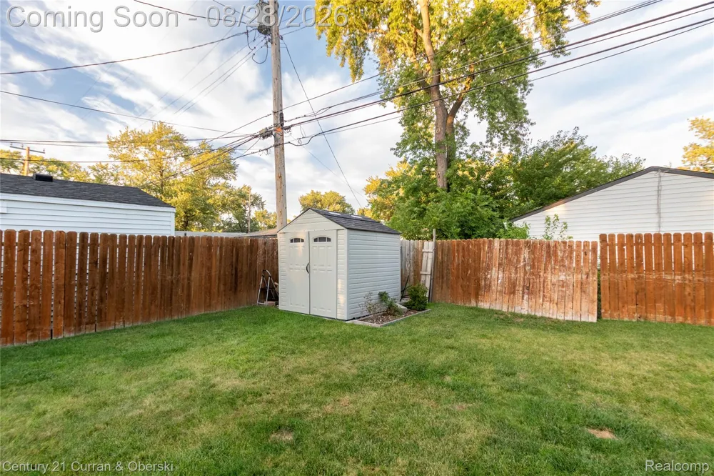 5635 Clippert Street Dearborn Heights City, MI 48125