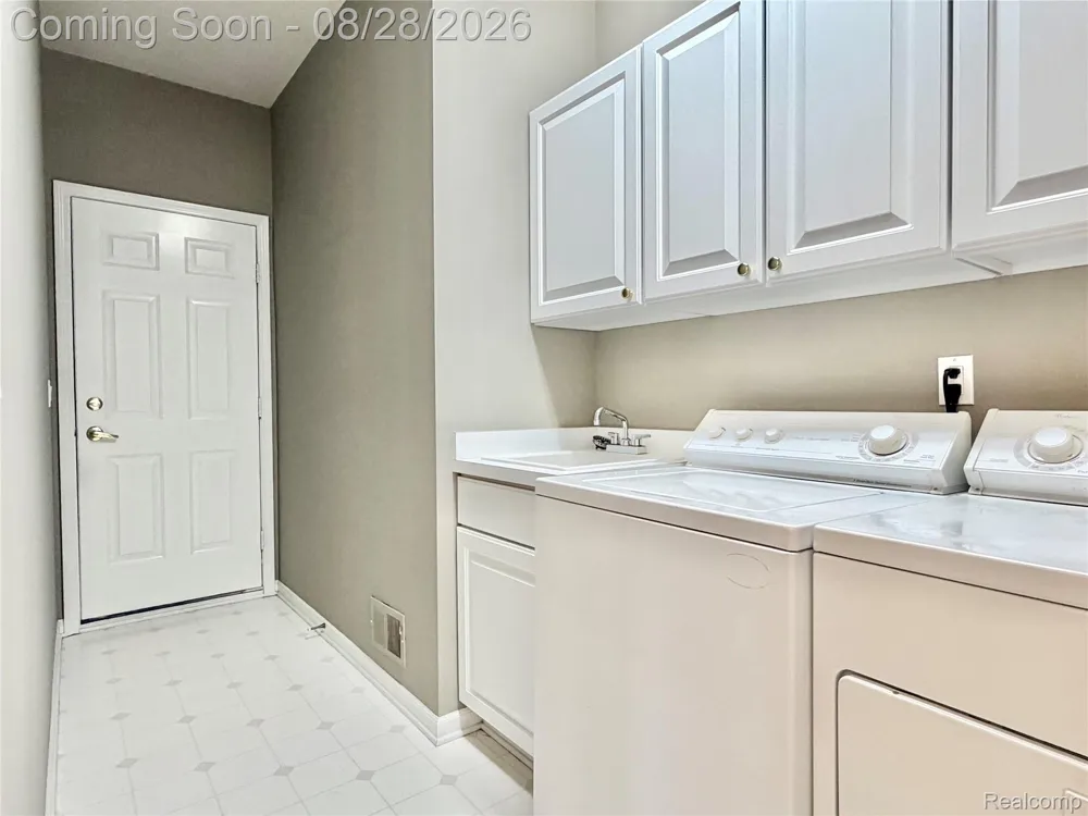 1627 Boulder Court Rochester City, MI 48306