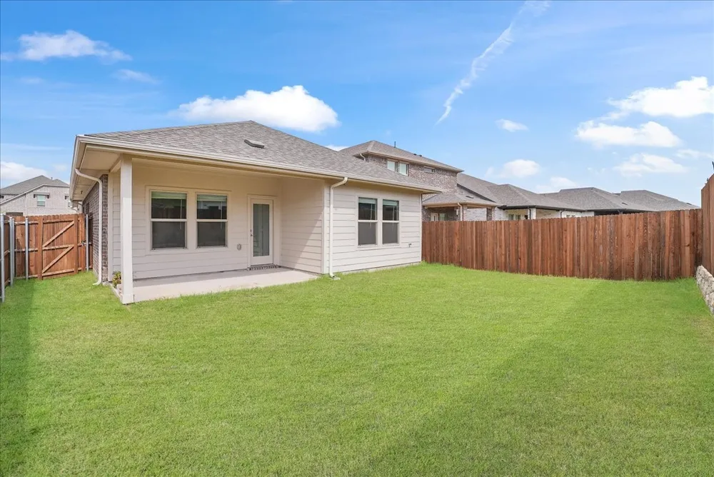 3903 Sandstone Drive Princeton, TX 75071