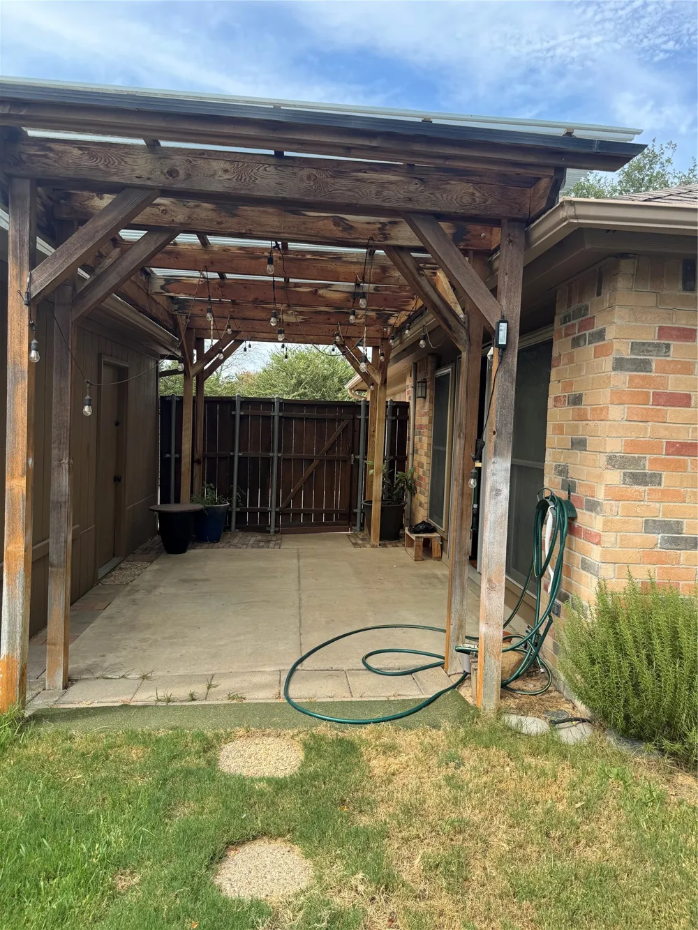 2070 Vista Drive Lewisville, TX 75067