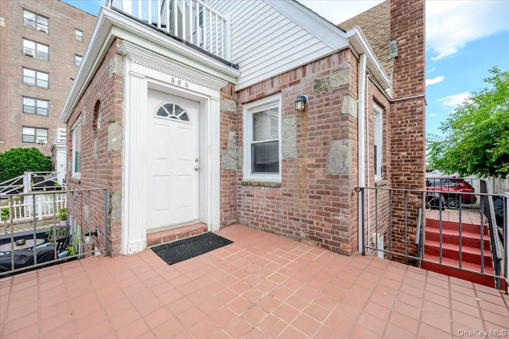 364 E Broadway #middle Long Beach, NY 11561