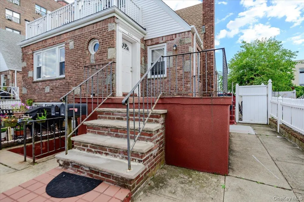 364 E Broadway #middle Long Beach, NY 11561
