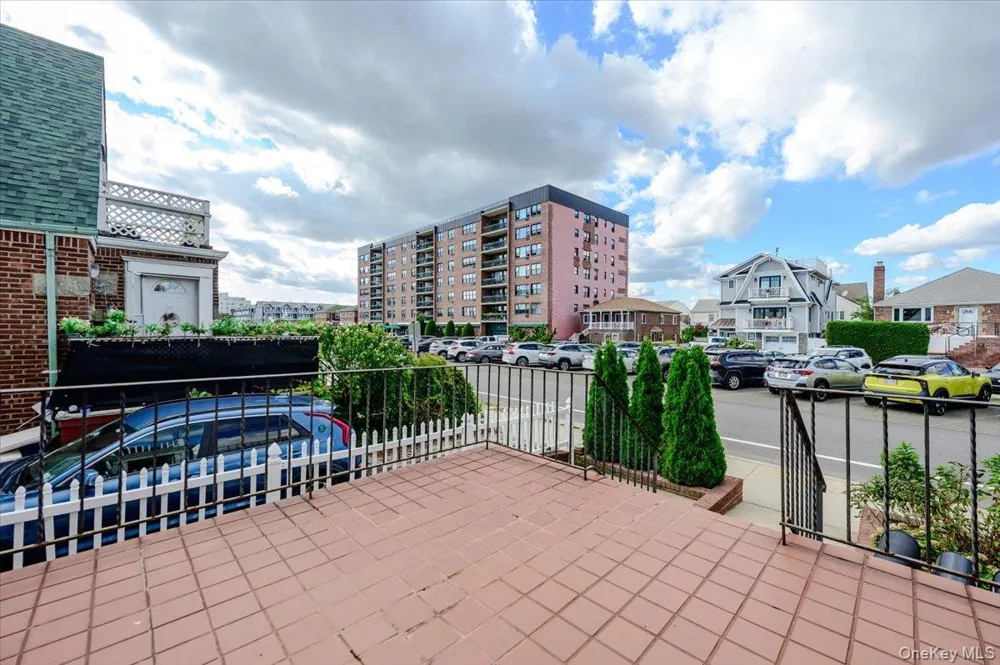 364 E Broadway #middle Long Beach, NY 11561