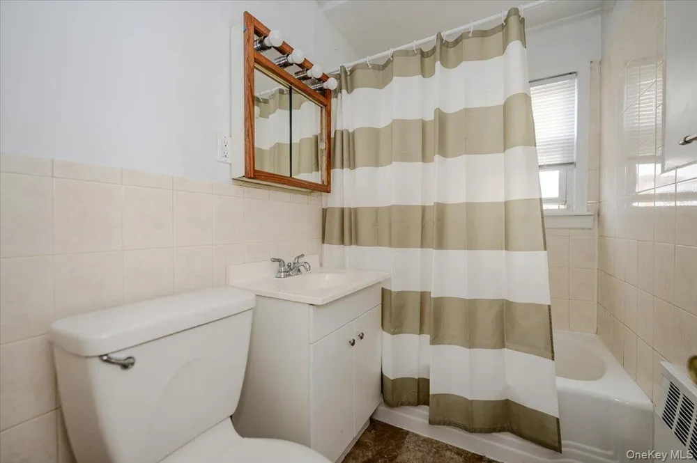 364 E Broadway #middle Long Beach, NY 11561