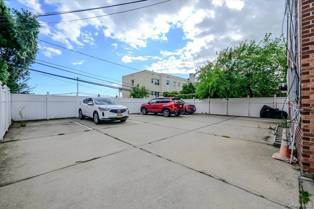 364 E Broadway #middle Long Beach, NY 11561