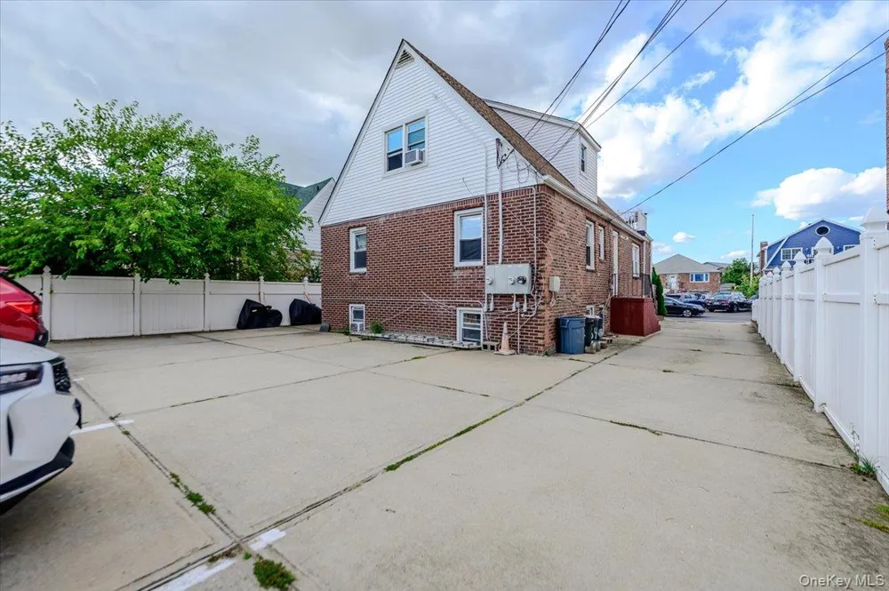 364 E Broadway #middle Long Beach, NY 11561
