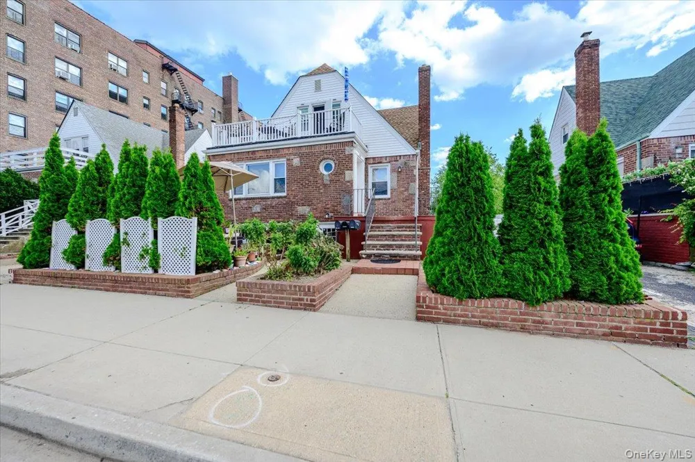 364 E Broadway #middle Long Beach, NY 11561