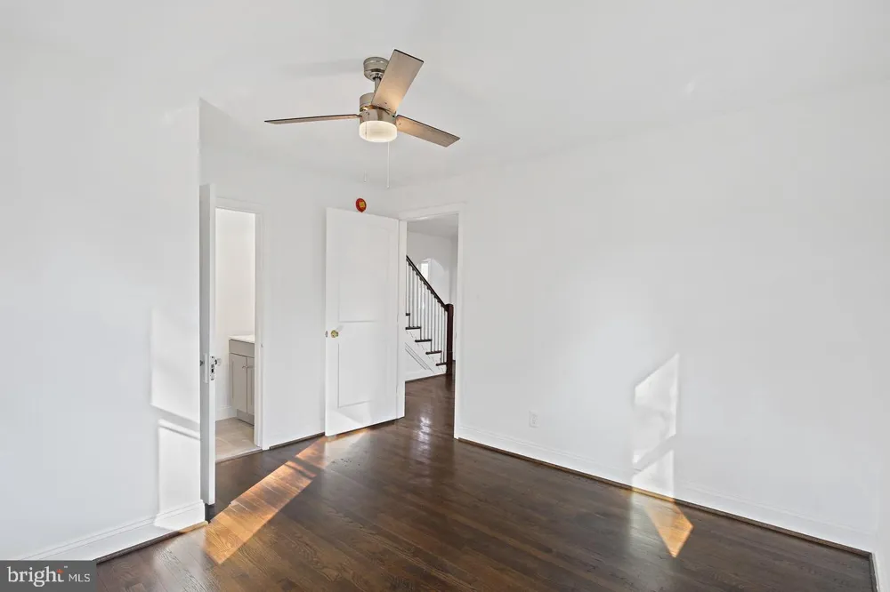 423 INGLESIDE AVENUE Baltimore, MD 21228