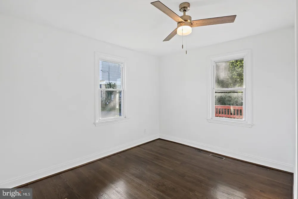 423 INGLESIDE AVENUE Baltimore, MD 21228