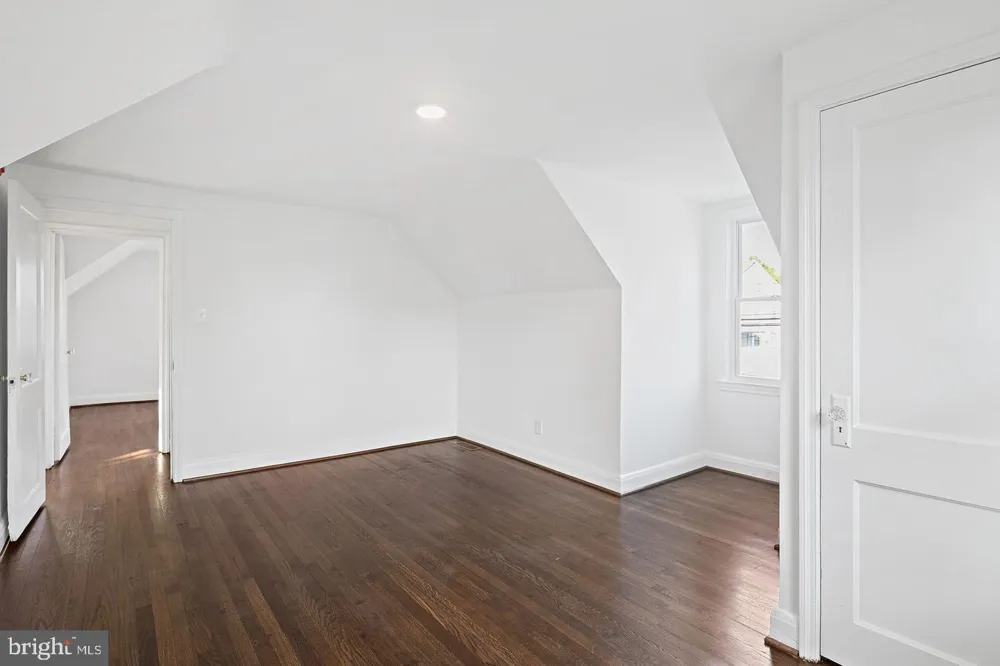 423 INGLESIDE AVENUE Baltimore, MD 21228