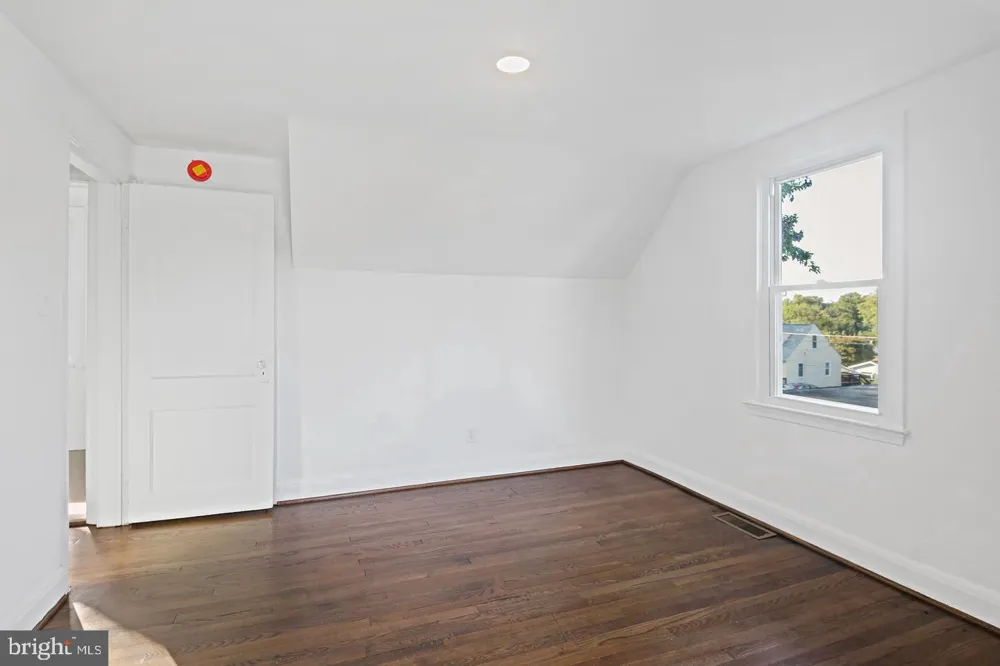 423 INGLESIDE AVENUE Baltimore, MD 21228
