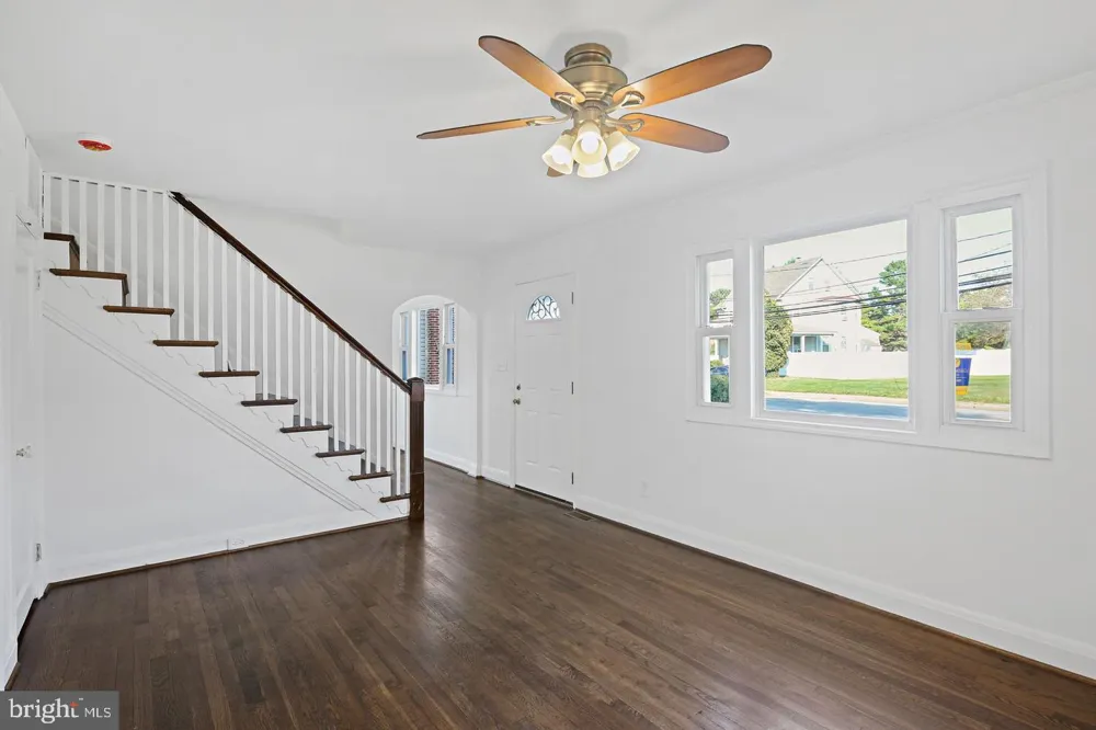 423 INGLESIDE AVENUE Baltimore, MD 21228