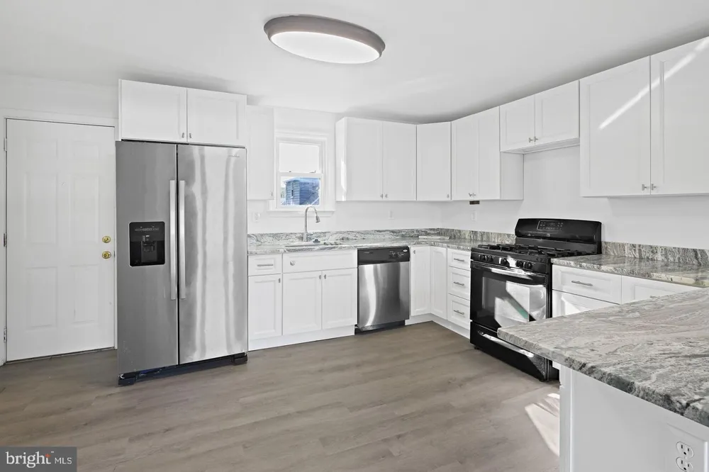 423 INGLESIDE AVENUE Baltimore, MD 21228